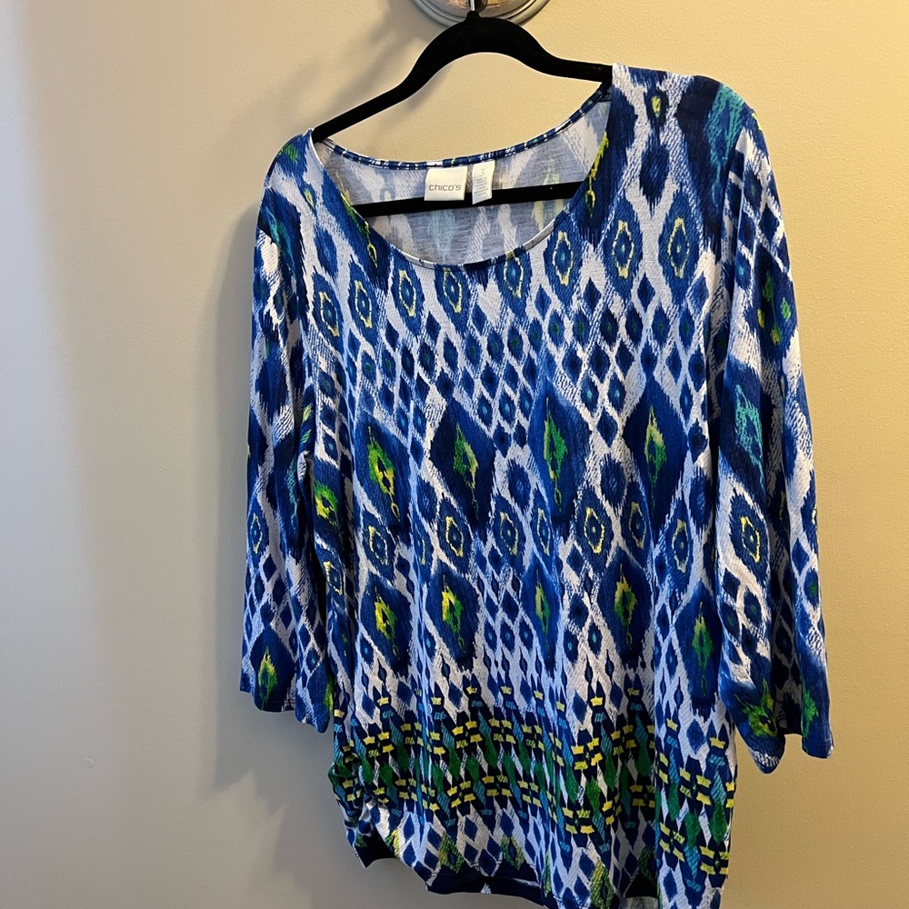 Chico's Size 3 Blue, green and white Geometric Flowy cinched side
